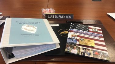 Imagen publicada por el cubano Luis David Fuentes tras su designación como comisionado de Derechos Humanos en Kentucky.
