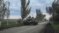 Militares ucranianos conducen un tanque en dirección de la localidad de Siversk, el sábado 1 de octubre de 2022, en la región de Donetsk, Ucrania. 