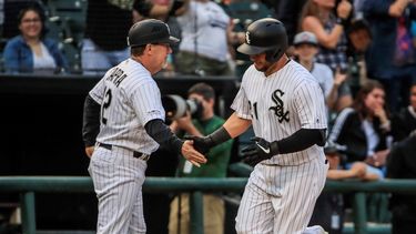 Castillo pegó grand slam y su compatriota el guardabosques novato Eloy Jiménez agregó un jonrón para los Medias Blancas de Chicago, que superaron 7-5 a los Nacionales de Washington.