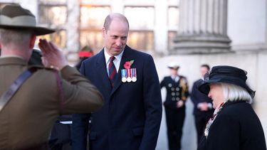 El príncipe William de Gran Bretaña, príncipe de Gales, asiste a un servicio del amanecer del Día de Anzac en Hyde Park Corner en Londres el 25 de abril de 2023. El Día de Anzac conmemora a las víctimas australianas y neozelandesas y a los veteranos de los conflictos y marca el aniversario de los desembarcos en los Dardanelos el 25 de abril de 1915 que señalarían el inicio de la Campaña de Gallipoli durante la Primera Guerra Mundial.