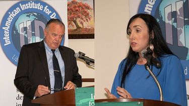 Los abogados Santiago Sinópoli y Victoria Villarruel, poseen amplia experiencia en la investigación de los temas vinculados con los presos políticos en Argentina.