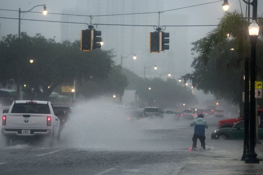 Las fuertes lluvias en el sur de Florida han causado inundaciones.
