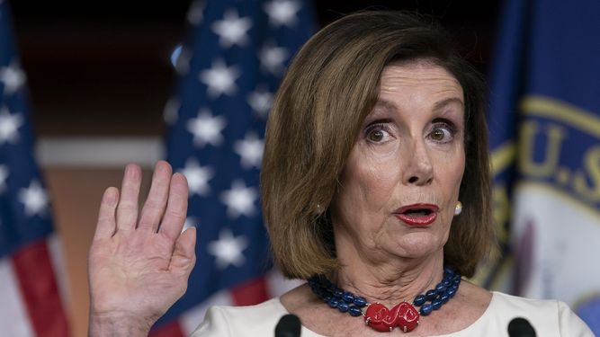 La presidenta de la C&aacute;mara de Representantes, Nancy Pelosi, habla en el Capitolio, el jueves 26 de septiembre de 2019 en Washington.