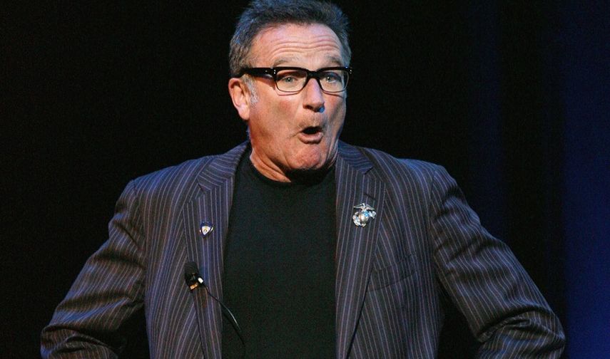 El actor Robin Williams (1951-2014) realiza una rutina en un festival de comedia en Nueva York, en esta foto del 7 de noviembre de 2007. (AP)