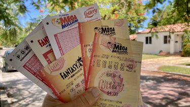 Mega Millions fue creado en 2002 y combina la red de loterías en 44 estados, incluyendo la Florida, además de Washington DC y las Islas Vírgenes.