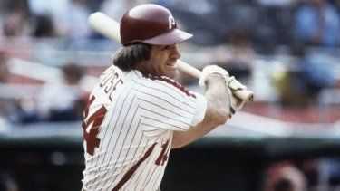 El exjugador de los Rojos de Cincinnati, Pete Rose fue campeón bate, campeón de Serie Mundial y mánager, que luego fue execrado del béisbol por un escándalo de apuestas