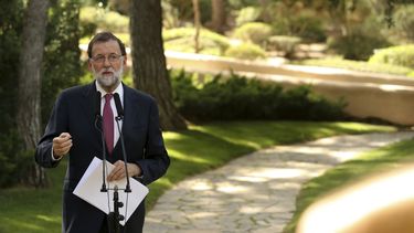 Rajoy no reconoce esa Asamblea ni sus decisiones ilegales, antidemocráticas y contrarias a la voluntad de los ciudadanos, señaló ante la prensa el jefe del Ejecutivo.