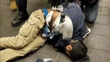 Ullah, de 27 años y originario de Bangladesh, detonó una bomba dentro de un túnel que conecta la principal estación de autobuses de Nueva York y el metro suburbano en la plaza de Times Square.