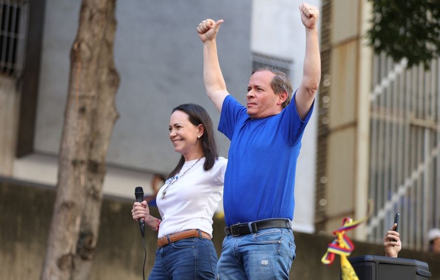 Juan Pablo Guanipa, con María Corina Machado, en 2024&nbsp;