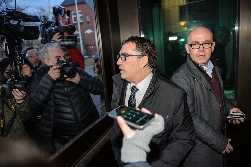 Jaume Alonso-Cuevillas Sayrol, abogado del expresidente de la Generalitat de Cataluña Carles&nbsp;Puigdemont, atiende a los medios tras visitar la prisión donde su cliente permanece detenido en Neumuenster.