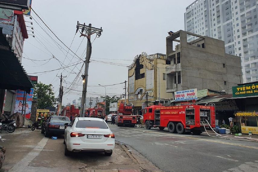 Incendio en karaoke de Vietnam deja al menos 32 muertos