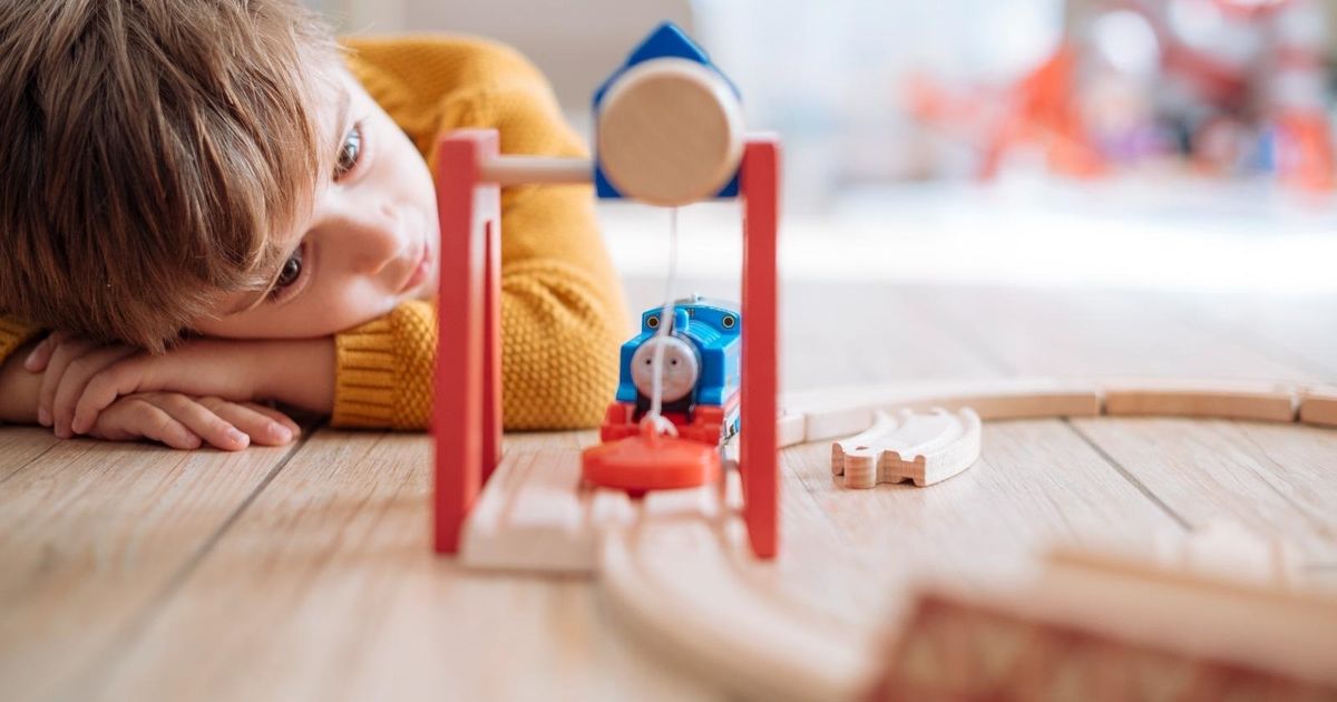 Piden al gobierno de España más ayuda para atender a personas con autismo