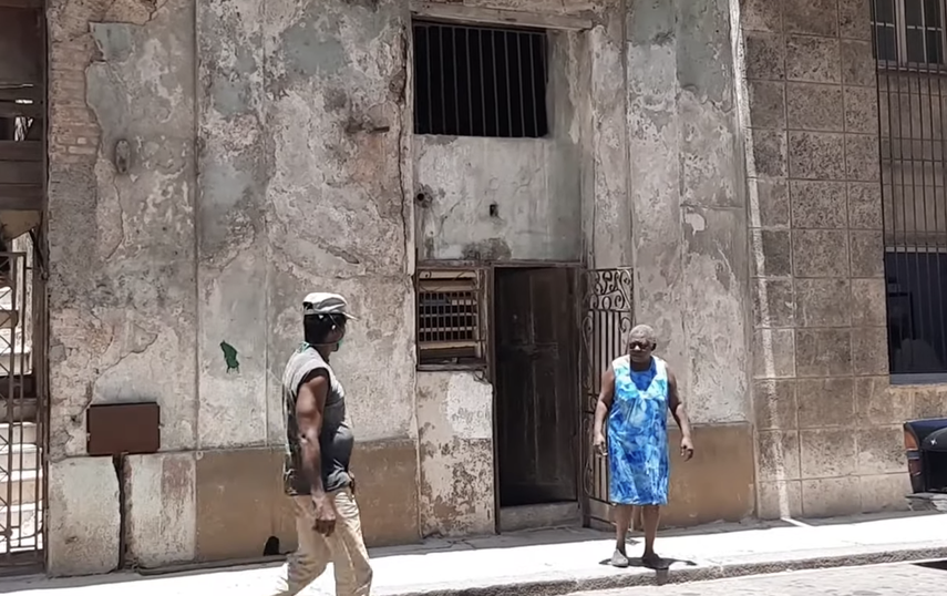 Regla Miranda teme que su casa en La Habana se derrumbe.&nbsp;