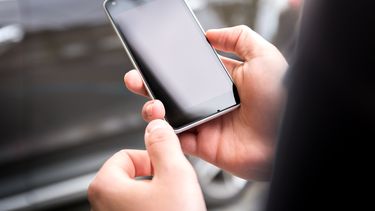 Un estudio nacional señala que uno de cada cuatro accidentes está relacionado con el uso de los teléfonos celulares.