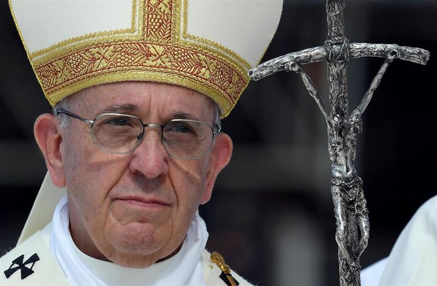 El papa Francisco admitió este lunes  la posibilidad de que un representante del vaticano participe en el grupo internacional de mediación (EFE)