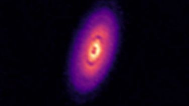 El aprendizaje automático permite distinguir planetas en formación en un disco protoplanetario.