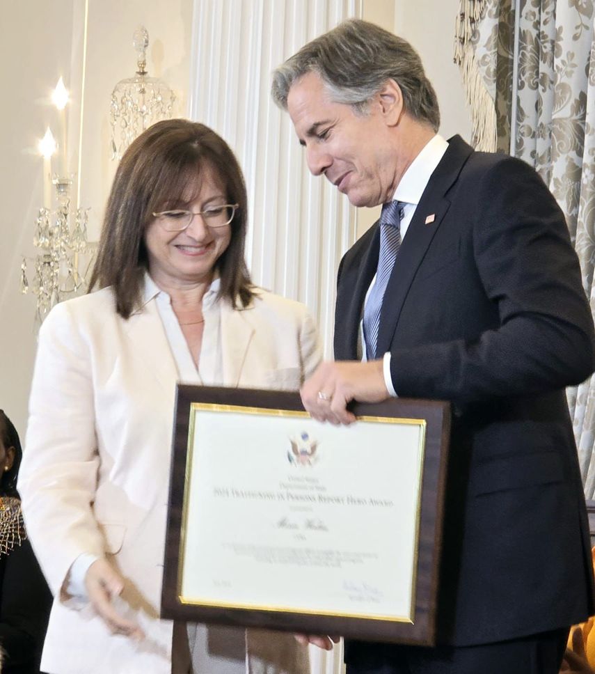 El galardón entregado de manos del secretario de estado Antony Blinken fue concedido a Werlau durante una ceremonia efectuada en Washington, por su destacado trabajo individual en la lucha contra el tráfico humano&nbsp;
