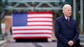 El presidente Joe Biden espera para hablar durante su visita al puente NH 175 sobre el río Pemigewasset. El presidente Joe Biden espera para hablar durante su visita al puente NH 175 sobre el río Pemigewasset.