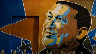 Mural del desaparecido dictador Hugo Chávez.