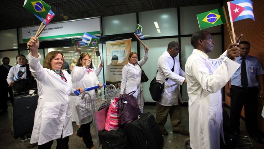 El envío de profesionales cubanos de la Salud a Brasil como parte del programa Mais Médicos se inició en 2013 por la expresidenta Dilma Rousseff.