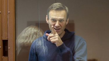 En esta foto tomada de un video distribuido por la corte distrital de Babuskinsky, el martes 16 de febrero de 2021, el líder opositor ruso Alexei Navalny habla en una audiencia durante su juicio por difamación en Moscú.&nbsp;