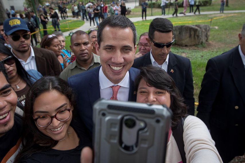 El presidente encargado de Venezuela, Juan Guaidó, dice que las opciones de cambio siguen creciendo.