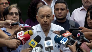 El jefe negociador de la Alianza Cívica, el académico Carlos Tünnermann