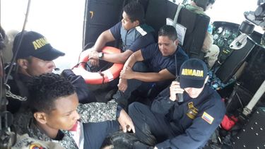 La Armada destacó que los marineros están a salvo gracias al entrenamiento y la correcta aplicación de los protocolos establecidos para esta clase de emergencia, aunque no informó el número de rescatados.