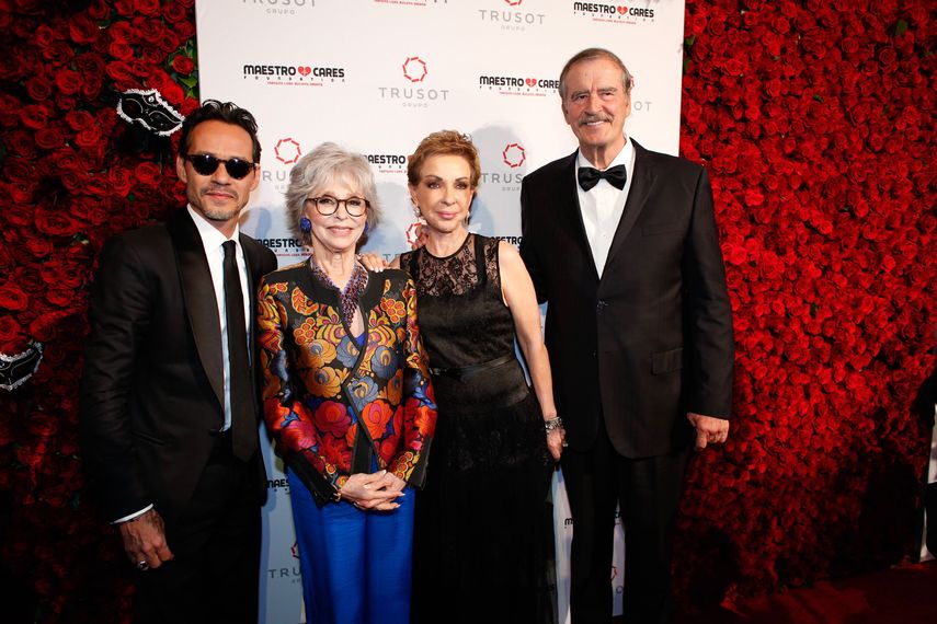 La Fundación Maestro Cares, creada por Marc Anthony y el empresario colombiano Henry Cárdenas realiza una gala anual, este año en su sexta edición, para recaudar fondos para la construcción de orfanatos en América Latina.