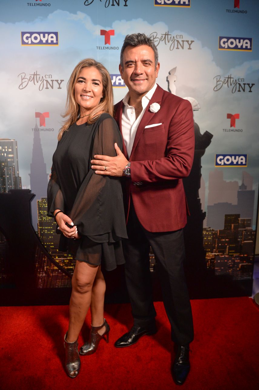 Paulina Segura y Héctor Sandarti.