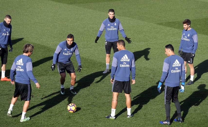 Los jugadores del&nbsp;Real&nbsp;Madrid, durante el entrenamiento realizado esta sábado en la Ciudad Deportiva de Valdebebas&nbsp;