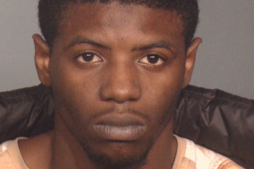 Asa Roberts, un joven de 18 años  es sospechoso de haber violado a una mujer de 82 tras entrar en su domicilio en Brooklyn (cortesía) 