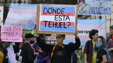 Protesta por desaparición de joven en Argentina en Día de Visibilidad Trans