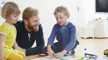 Dado que las propias capacidades no siempre son fáciles de ver, los niños necesitan un feedback. Esto rige incluso para cosas en las que parece estar claro si algo saldrá bien o no.