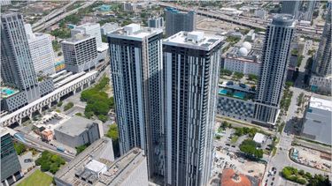 Las dos torres de 52 pisos cada una, construidas por el Grupo Melo en el downtown de Miami.