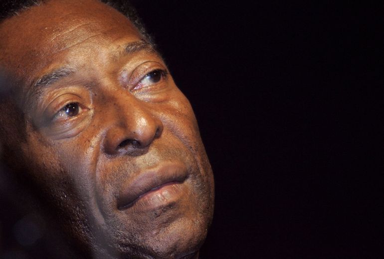 El legendario Pelé sigue recuperandose en Sao Paulo