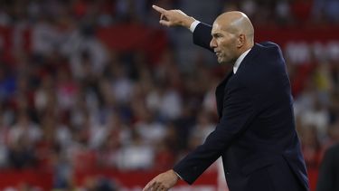 La estadística dice que es solo la segunda derrota de la temporada -tras la del PSG en Champions- pero las sensaciones no son buenas para un Real Madrid que tiene grietas en todos los lados.&nbsp;Courtois encaja un gol cada dos disparos, la defensa mantiene la irregularidad de su técnico y las bajas en el resto de líneas acabaron pasando factura.&nbsp;