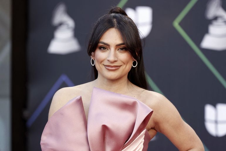 Ana Brenda Contreras asiste a la 22a Entrega Anual del Latin GRAMMY en el MGM Grand Garden Arena el 18 de noviembre de 2021 en Las Vegas, Nevada.