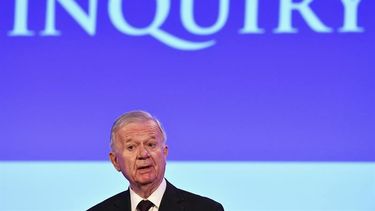 Sir John Chilcot pronuncia su discurso durante la presentación de su informe sobre la guerra de Irak en 2003, en el centro de conferencias Queen Elizabeth II, en Londres, Reino Unido, este miércoles, 6 de julio de 2016. Al dar a conocer en Londres su m