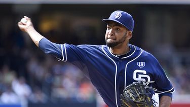 Despaigne sólo ha lanzado en Grandes Ligas con los Padres de San Diego. (EFE)
