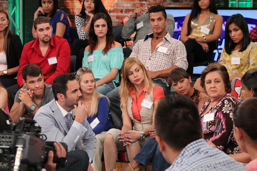 Enrique Santos conduce El Palenque, uno de los programas de Cisneros que serán transmitidos por el canal Glitz(asterisk) de Turner. (UNIVISION)