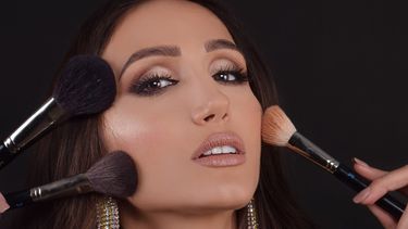 La maquilladora venezolana&nbsp;Niss Karim&nbsp;se ha&nbsp;posicionado&nbsp;en el mundo del&nbsp;maquillaje&nbsp;y automaquillaje&nbsp;online.