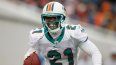 Vontae Davis (21) de los Dolphins de Miami celebra su intercepción contra los Buffalo Bills durante la segunda mitad de un partido de fútbol de la NFL en Orchard Park, Nueva York, el domingo 18 de diciembre de 2011. El ex esquinero de los Miami Dolphins y los Indianapolis Colts, Vontae Davis, fue encontrado muerto en su casa del sur de Florida el lunes 1 de abril de 2024, pero la policía dice que no se sospecha de juego sucio.