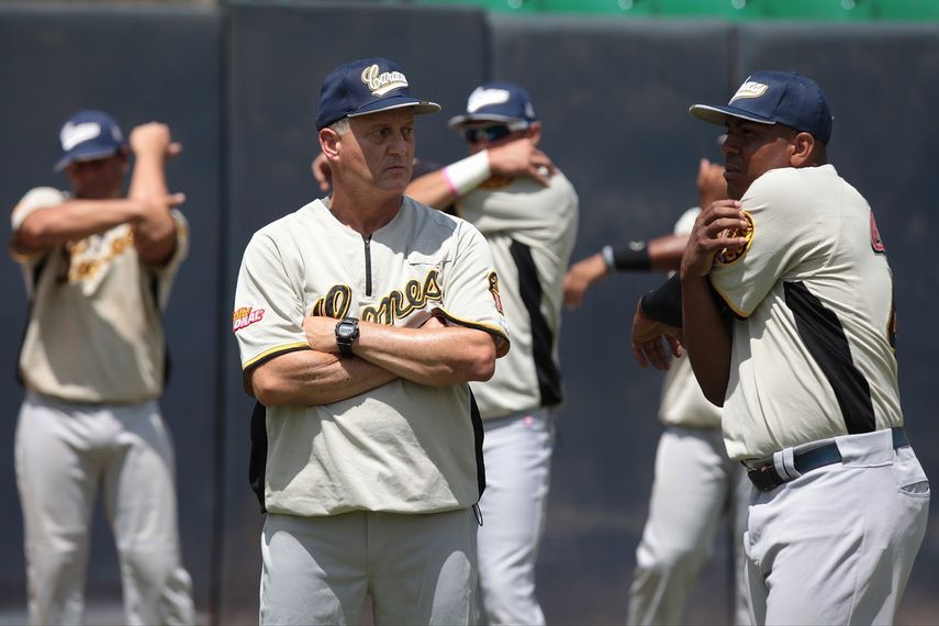 Pedrique se convirtió en el segundo mánager venezolano en dirigir en Grandes Ligas cuando asumió las riendas de los Diamondbacks de Arizona en 2004