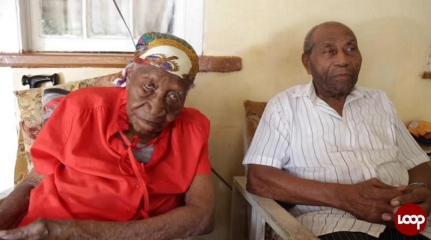 Harold Fairweather (der.), falleció este miércoles a los 97 años. Su madre , la jamaicana Violet Brown (izq.) es actualmente la mujer más longeva del mundo.