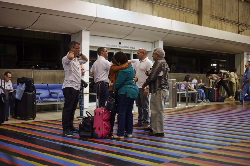 Los jóvenes venezolanos huyen de la mayor inflación del planeta, el desabastecimiento de alimentos, la violencia galopante