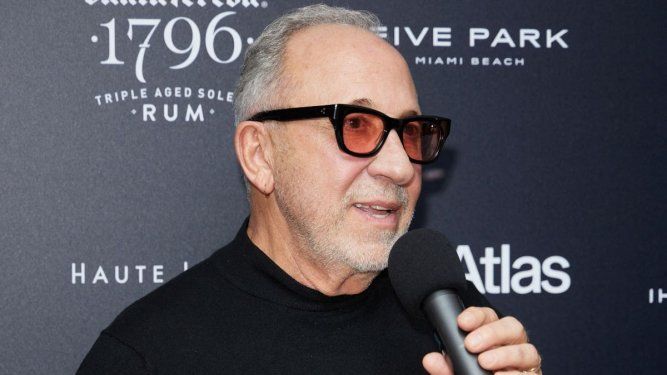 &nbsp;Emilio Estefan asiste al evento Haute Living junto a Ikonic Yachts, Atlas, Santa Teresa 1796 y Bacardi Reserva Ocho, celebrando a Emilio y Gloria Estefan en Five Park Miami Beach el 29 de abril de 2025 en Miami Beach, Florida.&nbsp;