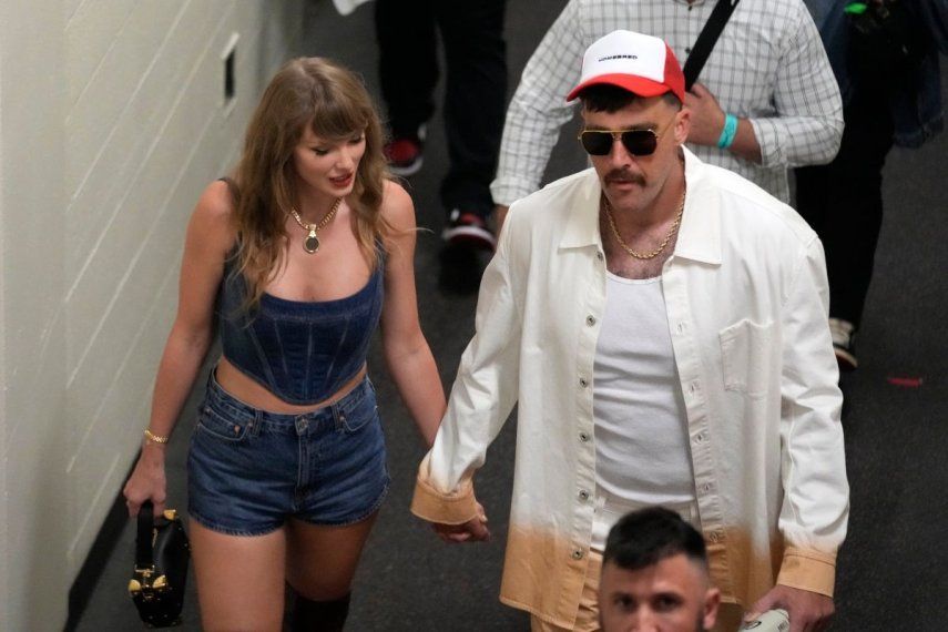 Taylor Swift aparece en el estadio para atestiguar triunfo de Kelce y  Chiefs en la NFL