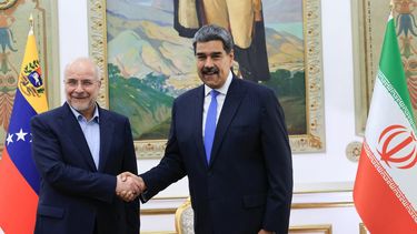 El dictador Nicolás Maduro durante una reunión con el presidente del Parlamento de Irán, Mohammad Baqer Ghalibaf, en Caracas, Venezuela, el 2 de junio de 2025