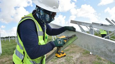 FPL construye un parque solar en Miami-Dade.